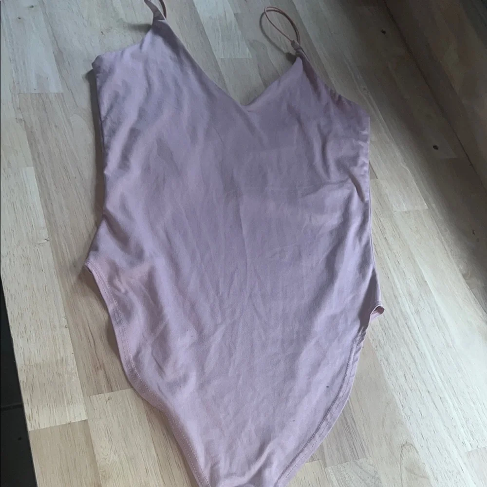 Gaze Pink Chemise Bath & Body Essential